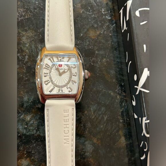 Women’s Michelle mini Urban diamond Dial watch 29 x 30 mm made in Switzerland - Picture 1 of 10